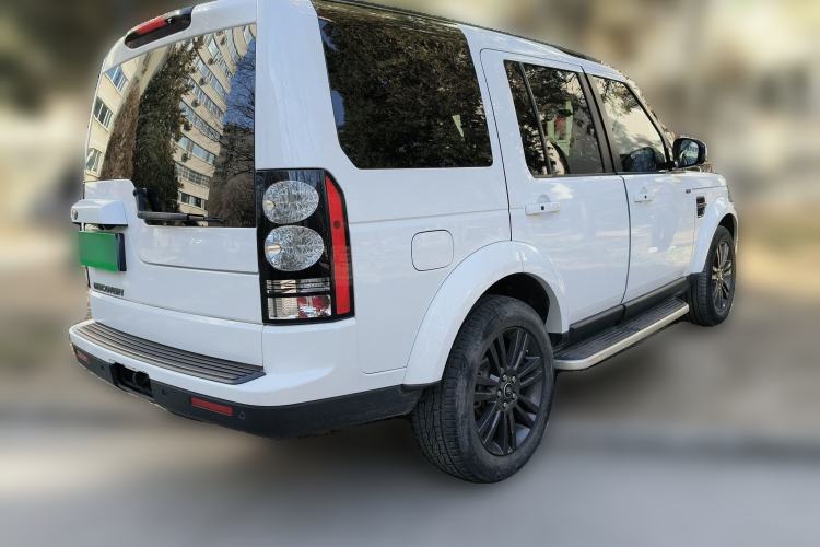 Used Land Rover Discovery 2016 3.0 SC Obsidian Black Heritage Edition HSE Rear Right 45 Deg