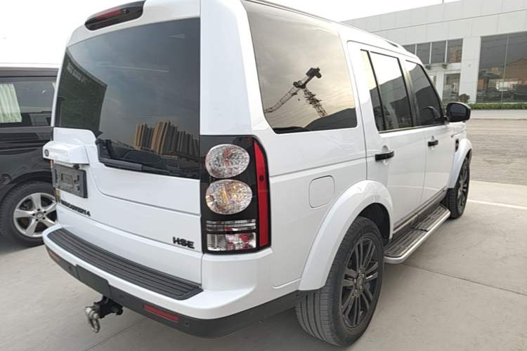 Used Land Rover Discovery 2016 3.0 SC V6 SE Rear Right 45 Deg