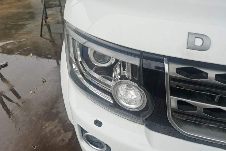 Used Land Rover Discovery 2016 3.0 SC V6 SE Right Front Headlight