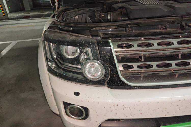 Used Land Rover Discovery 2016 3.0 SC Obsidian Black Heritage Edition SE Right Front Headlight