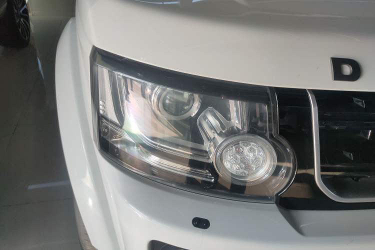 Used Land Rover Discovery 2016 3.0 SC V6 HSE Right Front Headlight