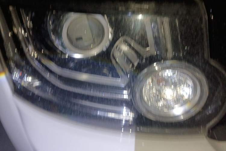 Used Land Rover Discovery 2016 4th Generation 3.0 SC Black Edition Collection HSE Right Front Headlight