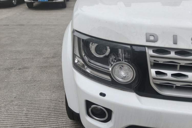 Used Land Rover Discovery  Right Front Headlight