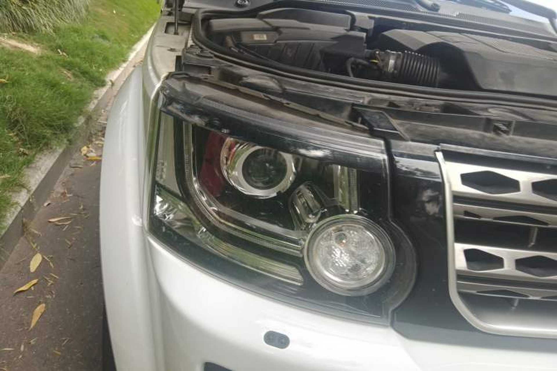 Used Land Rover Discovery 2016 3.0 SC Obsidian Black Heritage Edition HSE Right Front Headlight