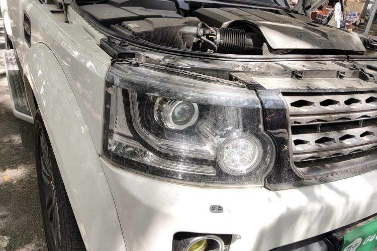 Used Land Rover Discovery  Right Front Headlight