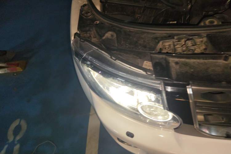 Used Land Rover Discovery 2016 3.0 SC V6 SE Right Front Headlight