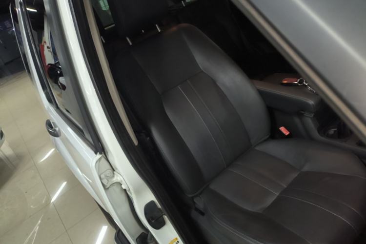 Used Land Rover Discovery 2016 3.0 SC V6 SE Right Front Seat