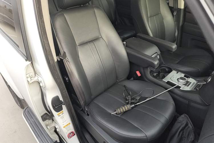 Used Land Rover Discovery 2016 3.0 SC V6 SE Right Front Seat