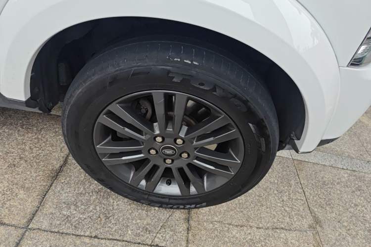 Used Land Rover Discovery 2016 3.0 SC V6 HSE Right Front Wheel Hub