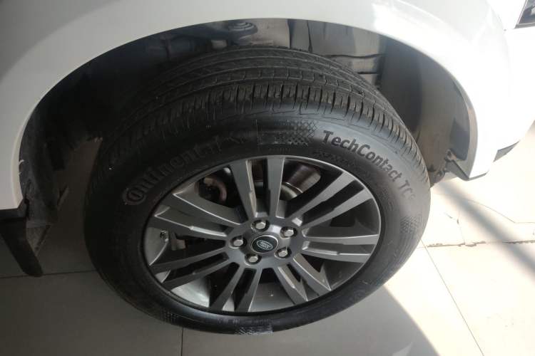Used Land Rover Discovery 2016 3.0 SC V6 HSE Right Front Wheel Hub