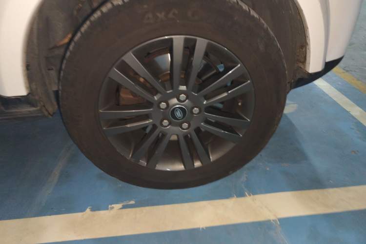 Used Land Rover Discovery 2016 3.0 SC V6 SE Right Front Wheel Hub