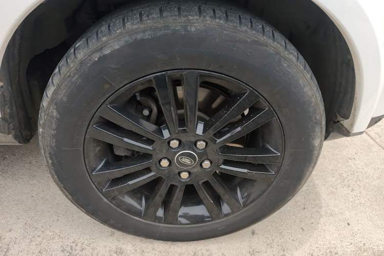 Used Land Rover Discovery 2016 3.0 SC V6 SE Right Front Wheel Hub