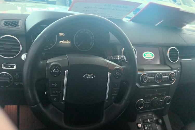 Used Land Rover Discovery 2016 3.0 SC Obsidian Black Heritage Edition HSE Steering Wheel