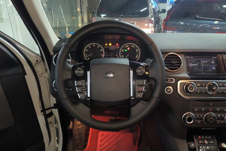 Used Land Rover Discovery 2016 3.0 SC V6 SE Steering Wheel