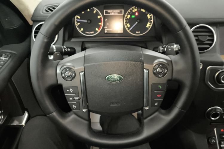 Used Land Rover Discovery 2016 3.0 SC Obsidian Black Heritage Edition HSE Steering Wheel