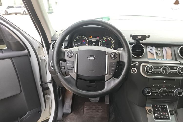Used Land Rover Discovery 2016 3.0 SC V6 SE Steering Wheel