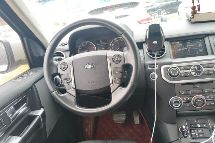 Used Land Rover Discovery 2016 3.0 SC V6 SE Steering Wheel