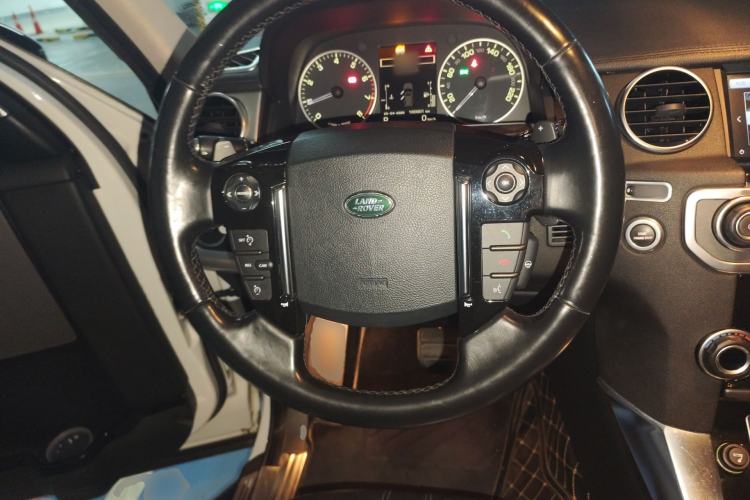 Used Land Rover Discovery 2016 3.0 SC V6 SE Steering Wheel