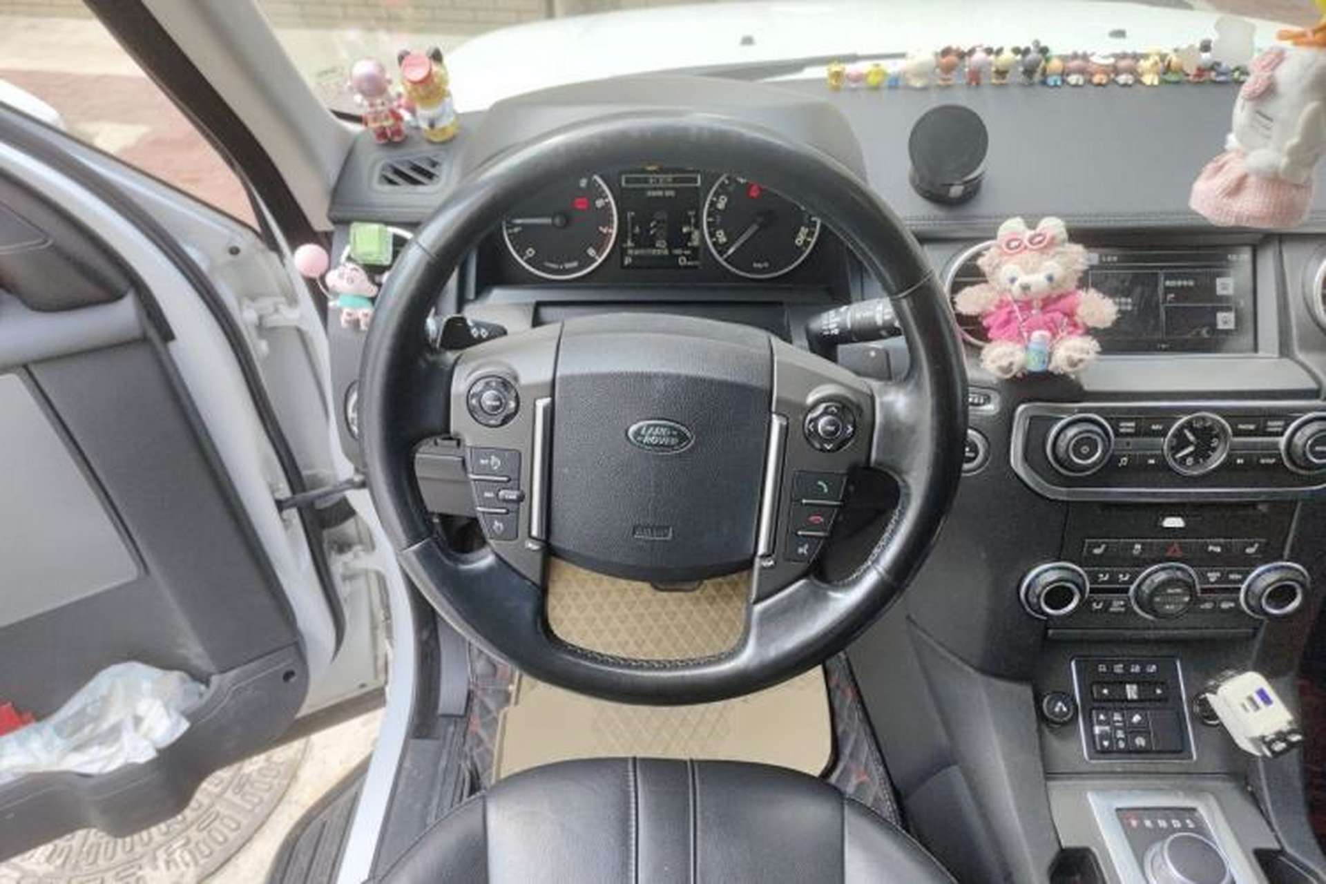 Used Land Rover Discovery 2016 3.0 SC V6 HSE Steering Wheel