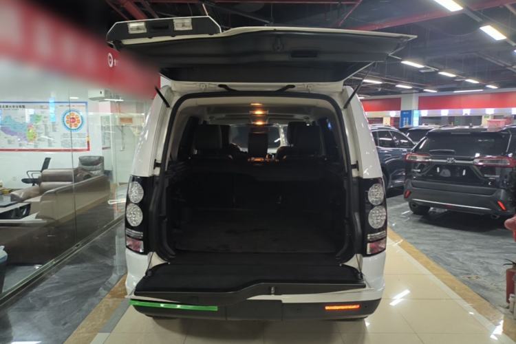 Used Land Rover Discovery 2016 3.0 SC V6 SE Trunk