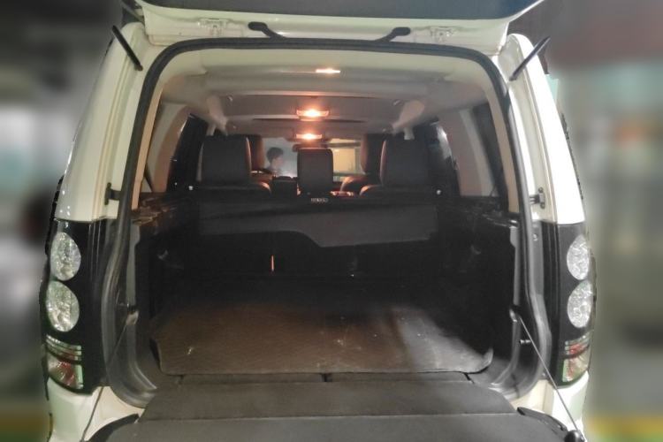 Used Land Rover Discovery  Trunk