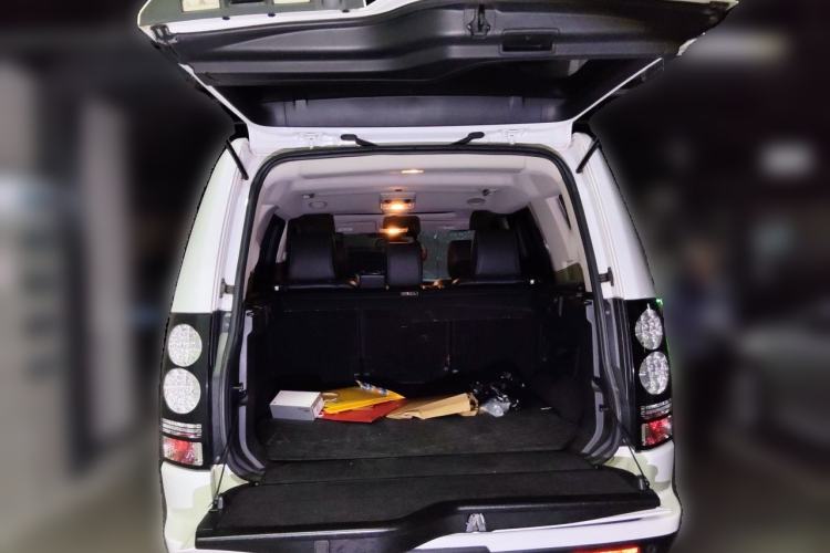 Used Land Rover Discovery 2016 3.0 SC V6 HSE Trunk