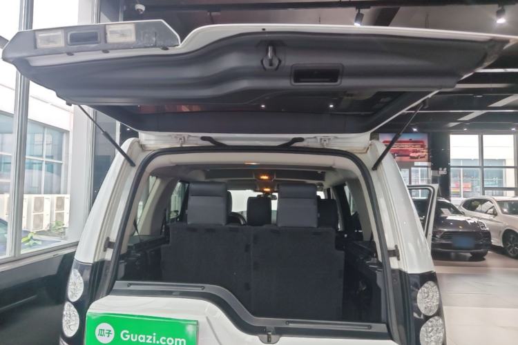 Used Land Rover Discovery 2016 3.0 SC V6 SE Trunk
