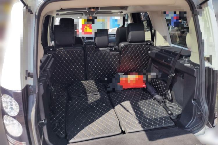 Used Land Rover Discovery 2016 3.0 SC Obsidian Black Heritage Edition HSE Trunk