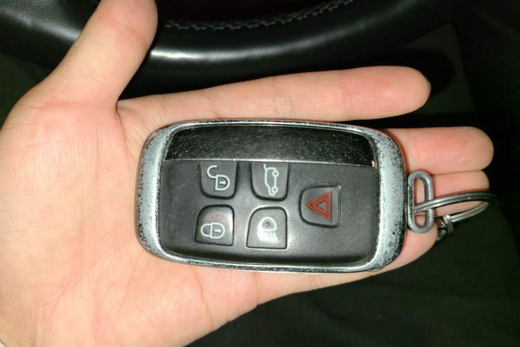 Used Land Rover Discovery 2016 3.0 SC V6 SE Vehicle Key