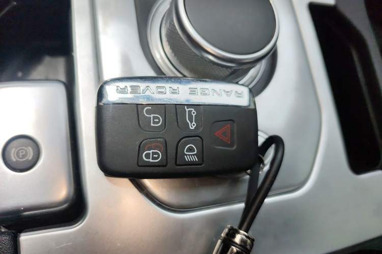Used Land Rover Discovery 2016 3.0 SC V6 SE Vehicle Key