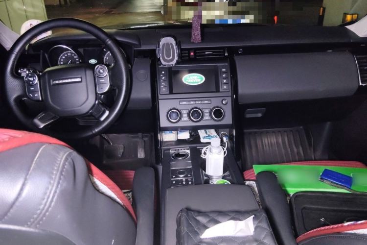 Used Land Rover Discovery 2017 3.0 SC V6 S Center Console
