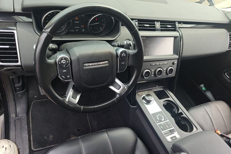 Used Land Rover Discovery 2017 3.0 SC V6 SE Center Console