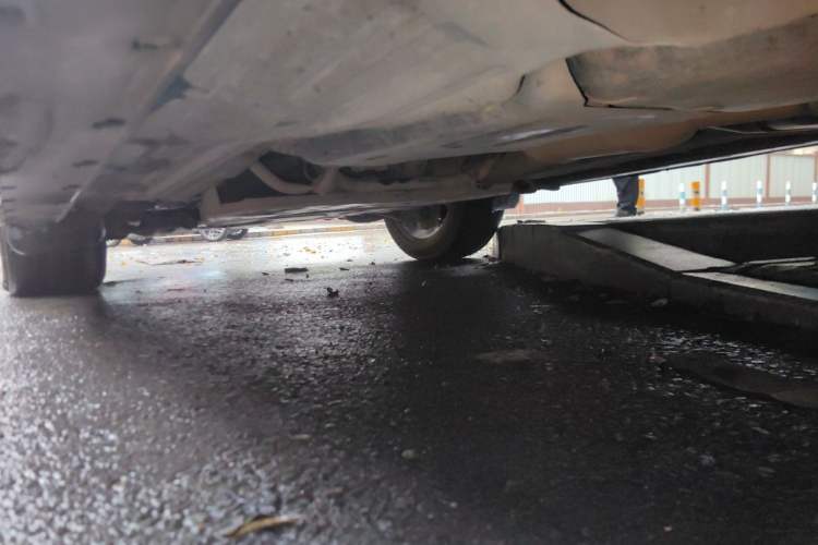 Used Land Rover Discovery  Chassis Rear Left