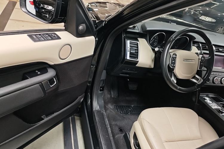 Used Land Rover Discovery 2017 3.0 SC V6 SE Driver Seat