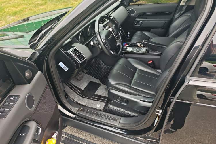 Used Land Rover Discovery 2017 3.0 SC V6 SE Driver Seat