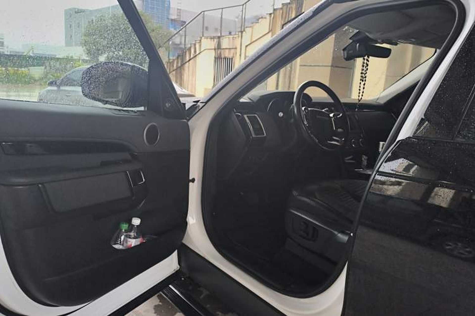 Used Land Rover Discovery 2017 3.0 SC V6 HSE Driver Seat