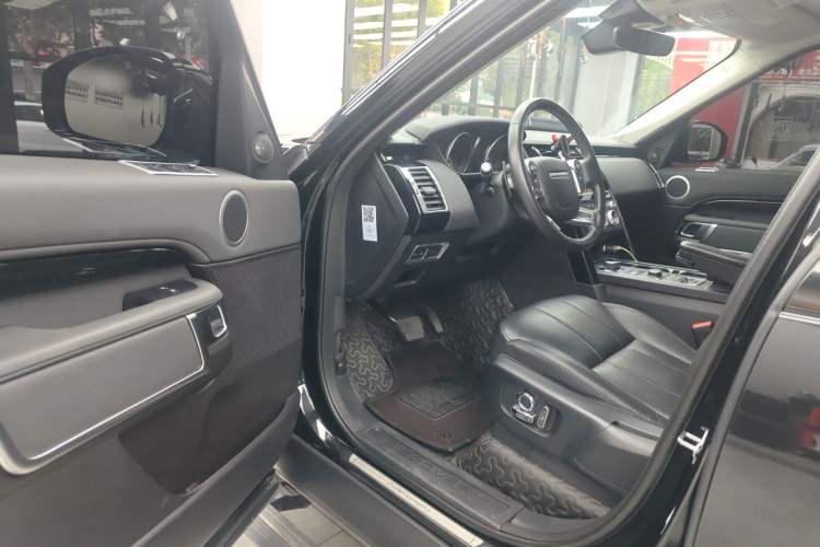 Used Land Rover Discovery 2017 3.0 SC V6 SE Driver Seat
