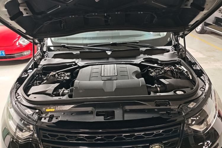 Used Land Rover Discovery 2017 3.0 SC V6 SE Engine Bay