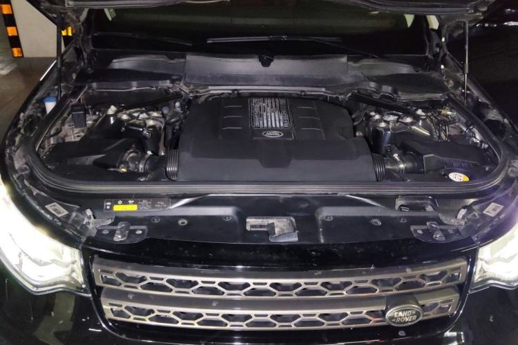 Used Land Rover Discovery 2017 3.0 SC V6 S Engine Bay