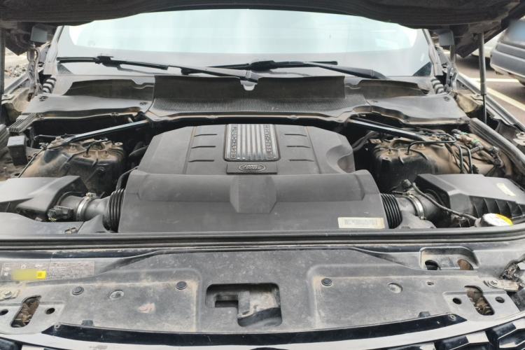 Used Land Rover Discovery 2017 3.0 SC V6 SE Engine Bay