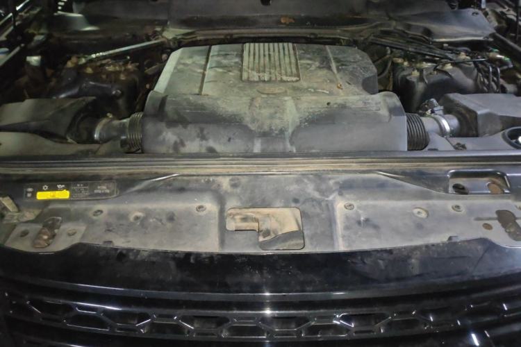 Used Land Rover Discovery 2017 3.0 SC V6 HSE Engine Bay