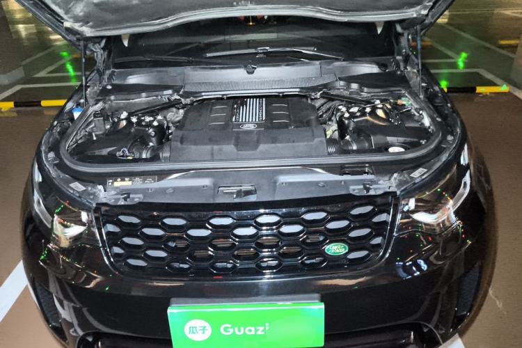 Used Land Rover Discovery 2017 3.0 SC V6 SE Engine Bay