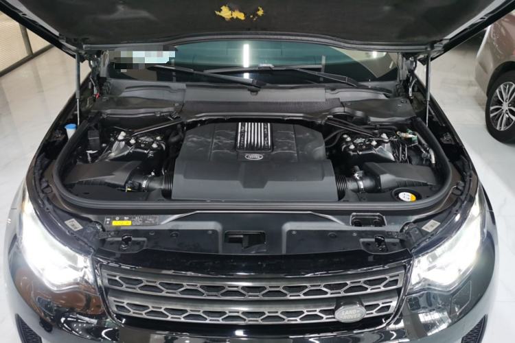Used Land Rover Discovery 2017 3.0 SC V6 S Engine Bay