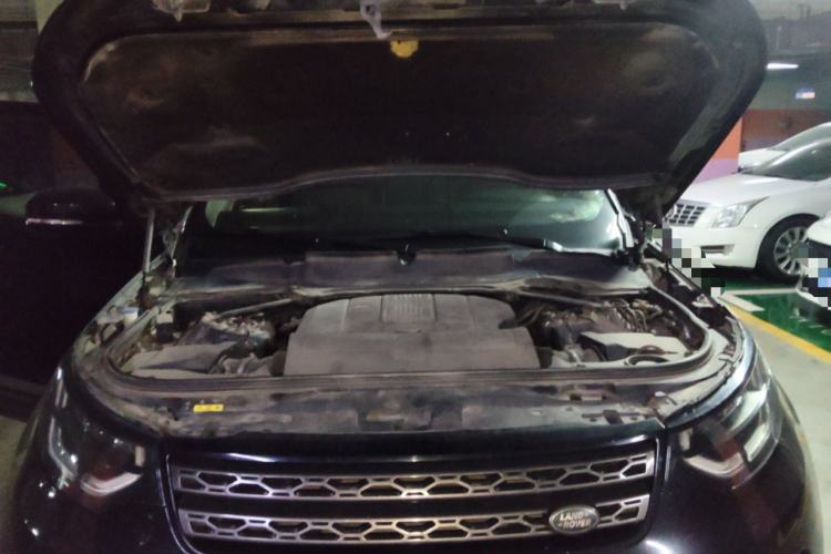 Used Land Rover Discovery 2017 3.0 SC V6 SE Engine Bay