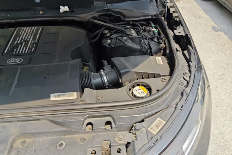 Used Land Rover Discovery 2017 3.0 SC V6 SE Engine Bay Left
