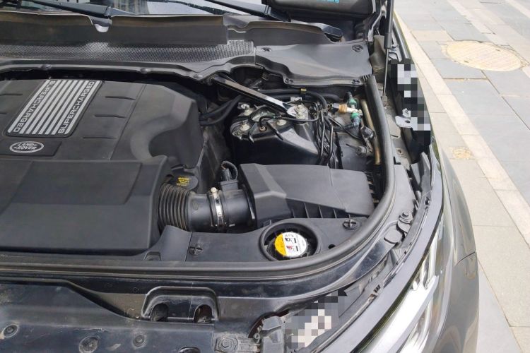 Used Land Rover Discovery 2017 3.0 SC V6 HSE Engine Bay Left