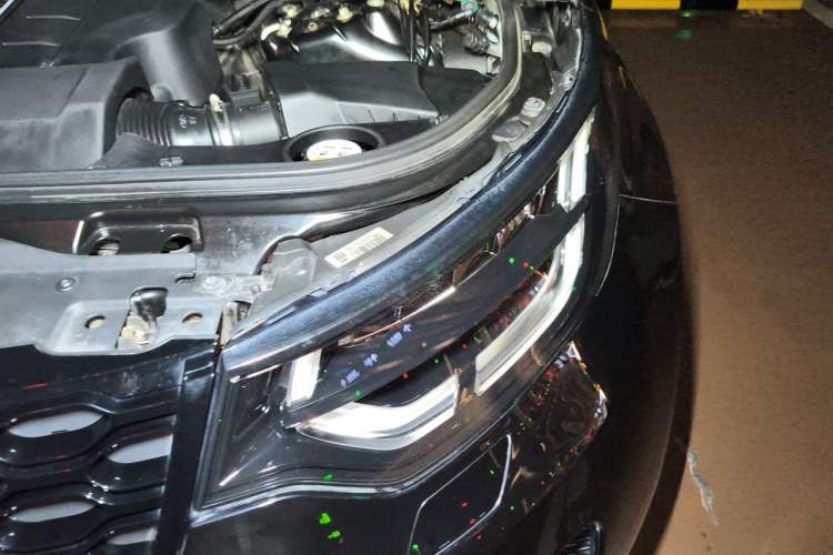 Used Land Rover Discovery 2017 3.0 SC V6 SE Engine Bay Left