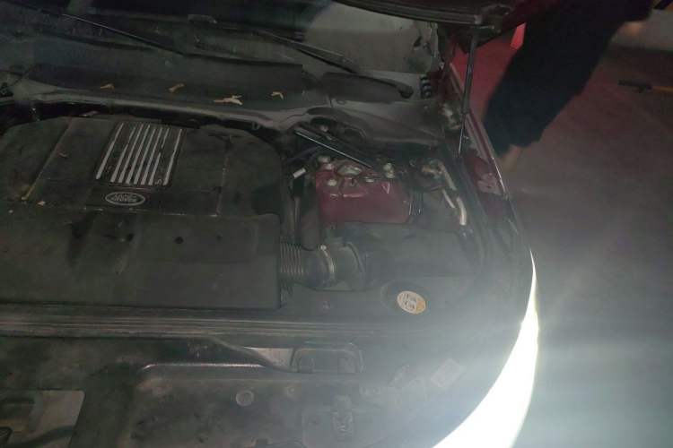 Used Land Rover Discovery 2017 3.0 SC V6 HSE Engine Bay Left