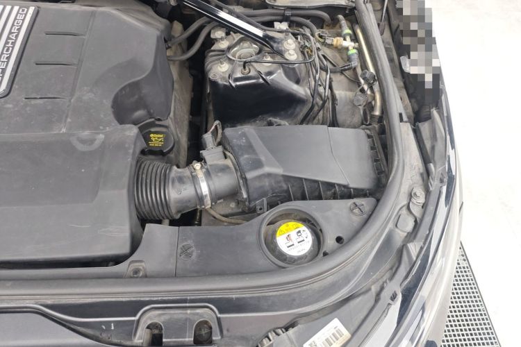 Used Land Rover Discovery 2017 3.0 SC V6 SE Engine Bay Left