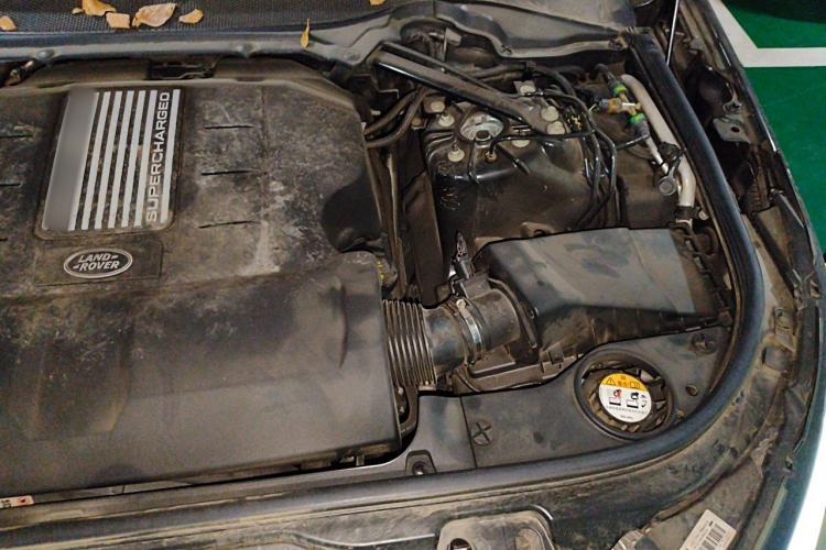 Used Land Rover Discovery 2017 3.0 SC V6 HSE Engine Bay Left